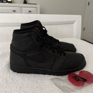 Black and red Nike Air Jordan 1 Retro High OG trainers #sneakerhead